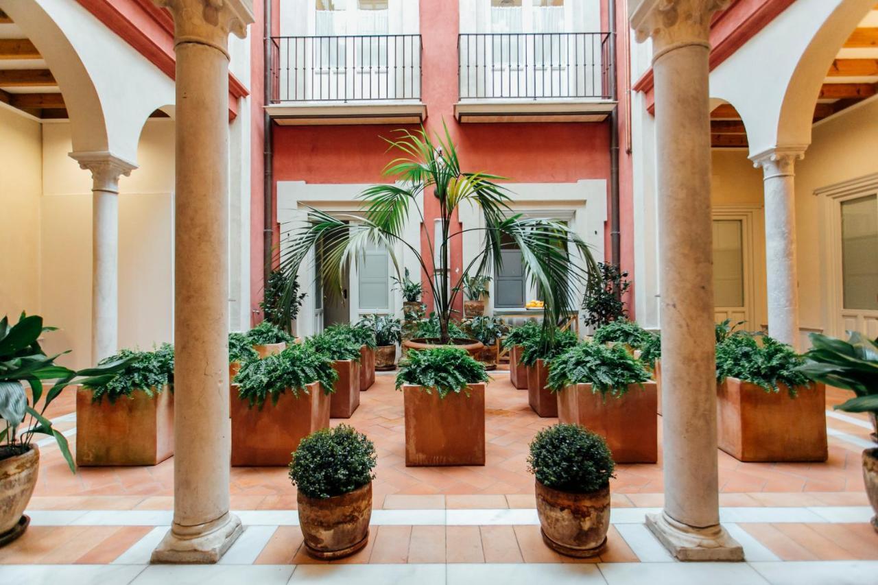 Casa Patio Del Siglo XIX Aparthotel Sevilla Bagian luar foto