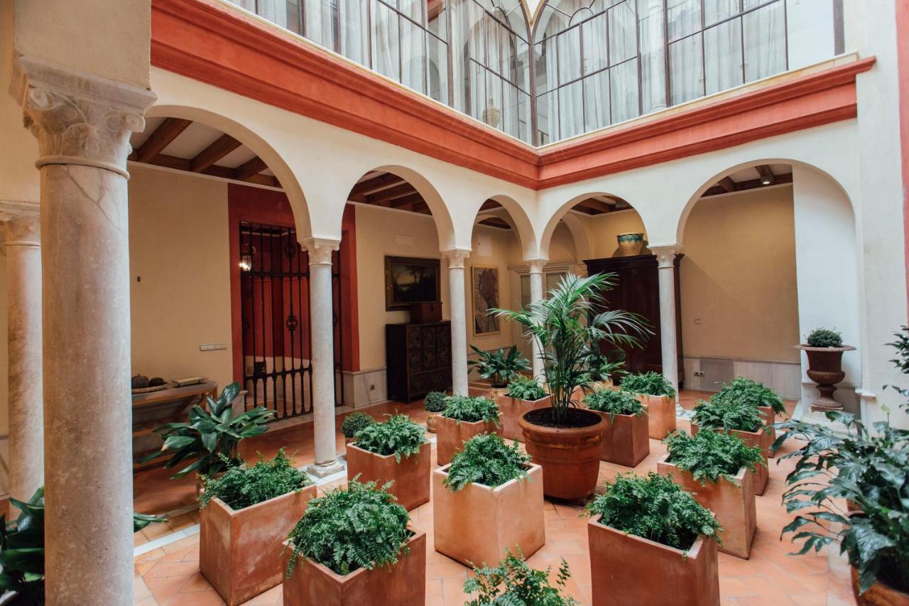 Casa Patio Del Siglo XIX Aparthotel Sevilla Bagian luar foto