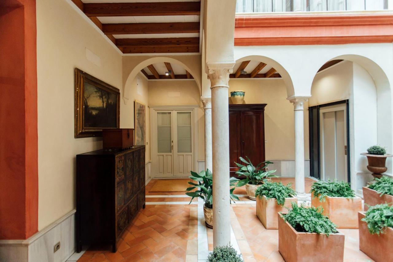 Casa Patio Del Siglo XIX Aparthotel Sevilla Ruang foto